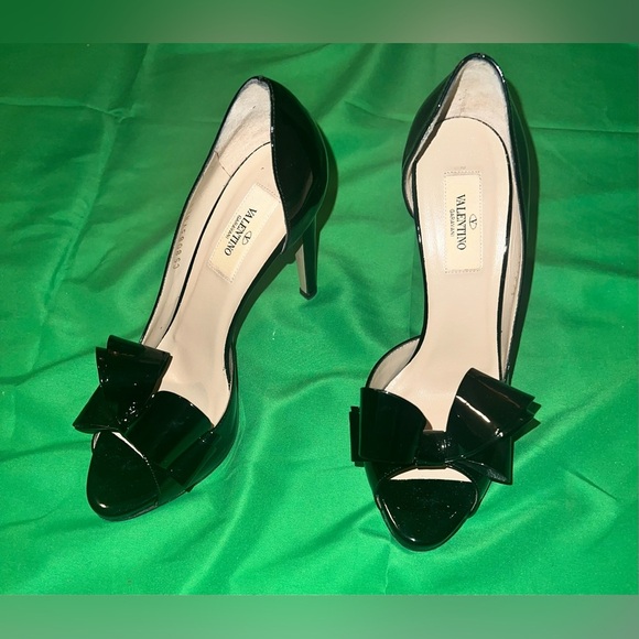 Elegant Black Patent Leather Valentino Heels with Bow size 37.5 - Picture 10 of 16
